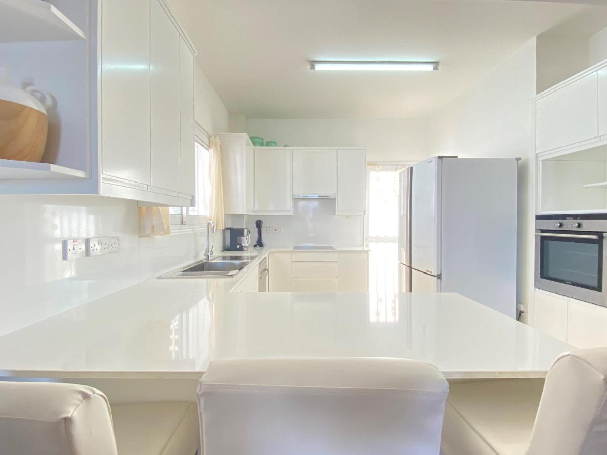 Phaedrus Living: Seaside Luxury Villa Anafi Paralimni Bagian luar foto