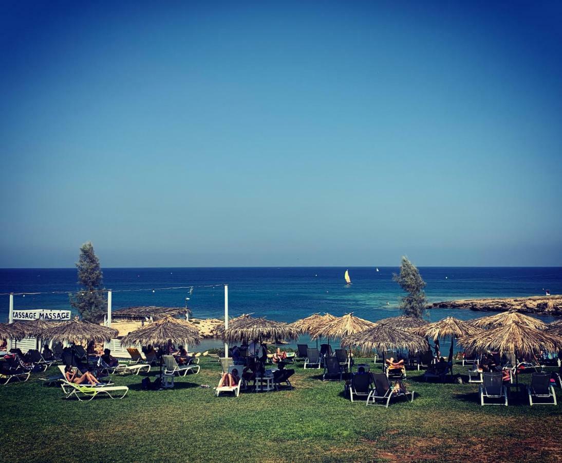Phaedrus Living: Seaside Luxury Villa Anafi Paralimni Bagian luar foto