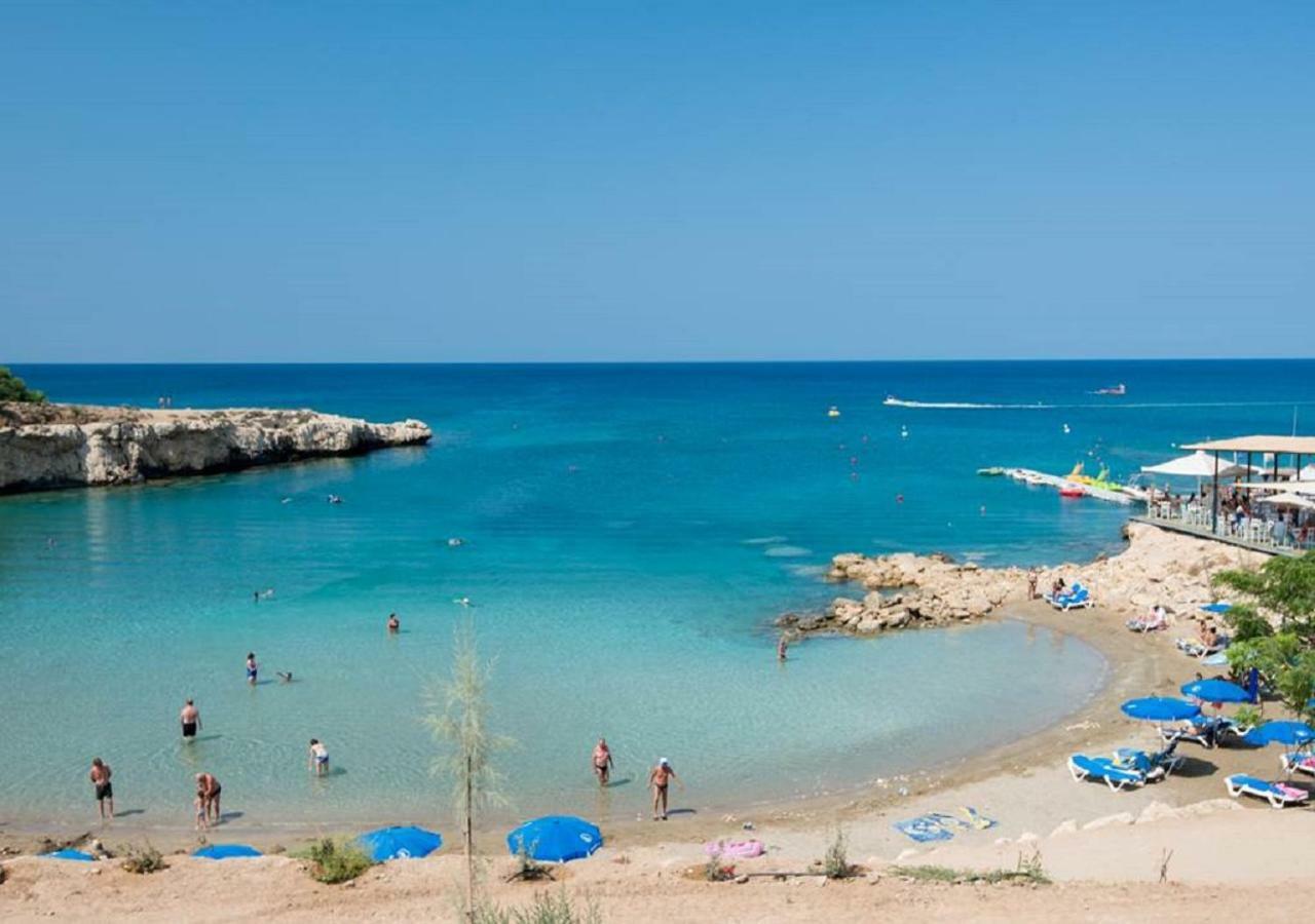 Phaedrus Living: Seaside Luxury Villa Anafi Paralimni Bagian luar foto