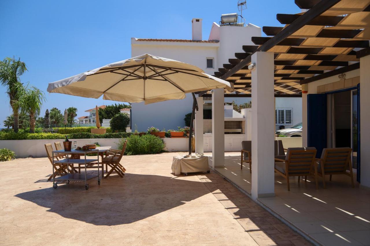 Phaedrus Living: Seaside Luxury Villa Anafi Paralimni Bagian luar foto